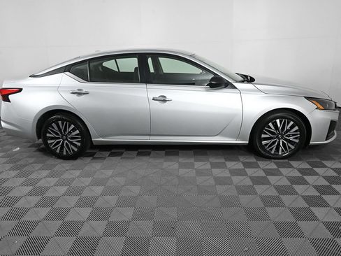 Used 2024 Nissan Altima 2.5 SV image 23