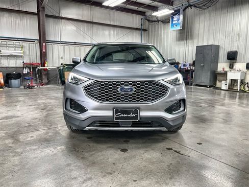 Used 2024 Ford Edge SEL image 3
