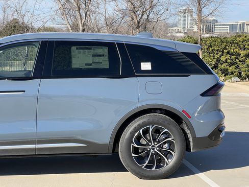 New 2026 Lincoln Nautilus Premier image 6