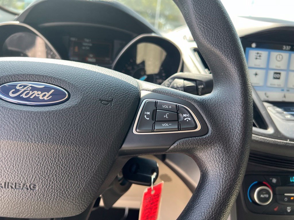 Used 2018 Ford Escape SE w/ Ford Safe & Smart Package FWD image 18