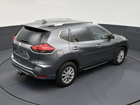 Used 2017 Nissan Rogue SV FWD image 16