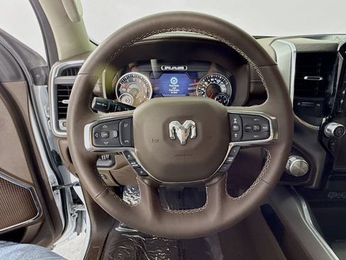 Used 2025 RAM 1500 Laramie AWD/4WD image 11