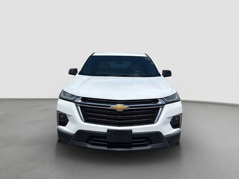 Used 2023 Chevrolet Traverse LS FWD image 2