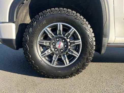 Used 2025 GMC Sierra 1500 AT4 AWD/4WD image 13