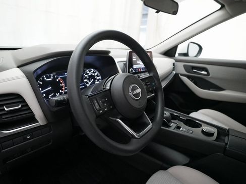 Used 2023 Nissan Rogue SV image 8