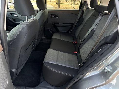 Used 2022 Nissan Rogue SV image 6