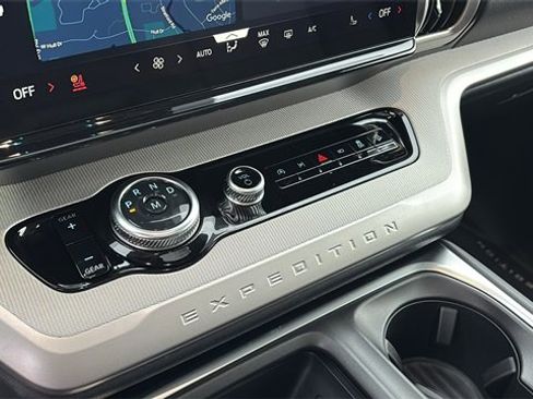 New 2025 Ford Expedition Active image 21