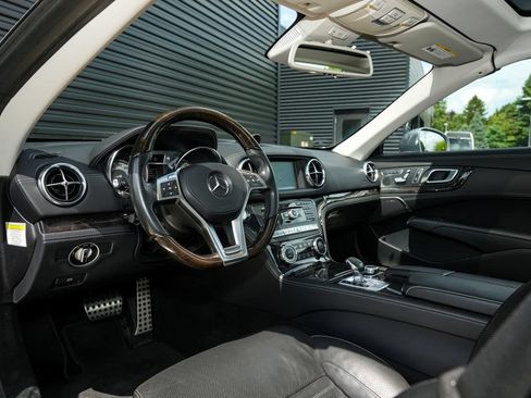 Used 2013 Mercedes-Benz SL 550 image 4