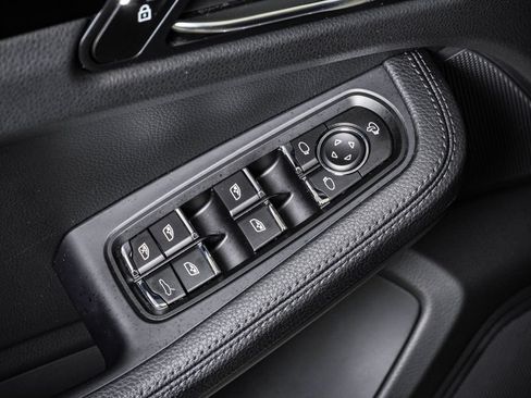 Certified 2026 Porsche Macan AWD/4WD image 26