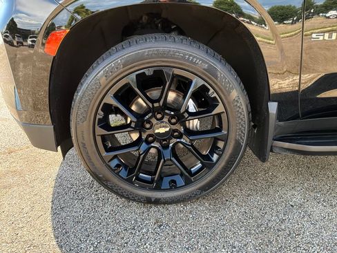 Used 2022 Chevrolet Suburban LT w/ LT Signature Package AWD/4WD image 9
