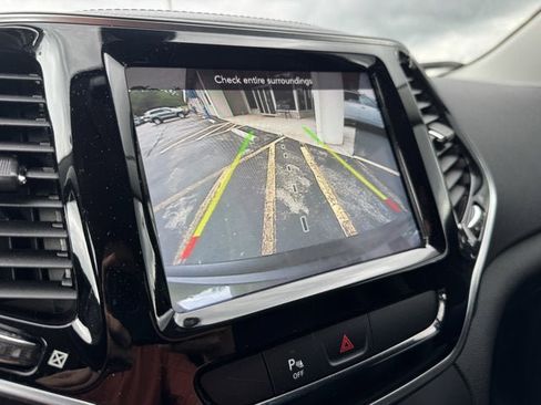 Used 2020 Jeep Cherokee Limited w/ Trailer Tow Group AWD/4WD image 21