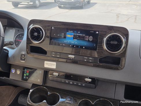 Used 2020 Mercedes-Benz Sprinter 2500 image 22