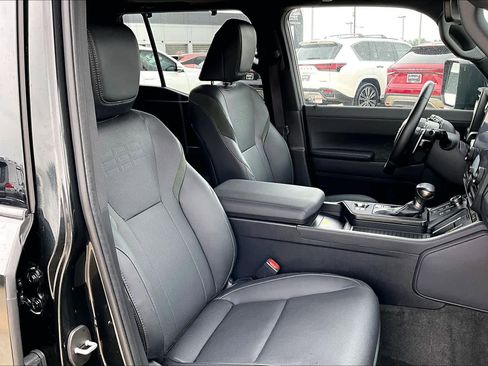 Used 2024 Lexus GX 550 AWD/4WD image 9