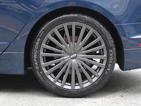 Used 2018 Lincoln MKZ Reserve FWD image 35