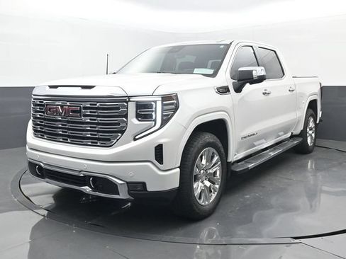 Used 2024 GMC Sierra 1500 Denali w/ Technology Package AWD/4WD image 24