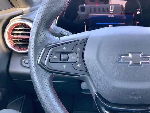 Used 2024 Chevrolet Trax RS w/ Sunroof Package image 23