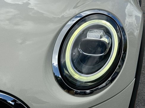 Used 2020 MINI Cooper 4-Door Hardtop w/ Storage Package image 29