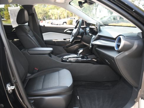 Used 2024 Chevrolet Trax LT w/ Driver Confidence Package image 20