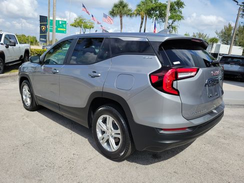 Used 2024 GMC Terrain SLE FWD image 7