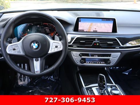 Used 2021 BMW 750i xDrive w/ Executive Package image 18