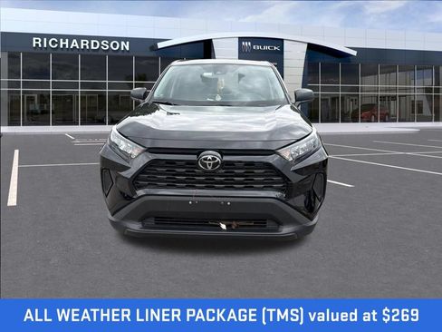 Used 2022 Toyota RAV4 LE AWD/4WD image 2