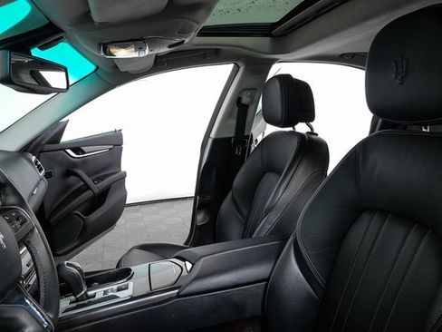 Used 2016 Maserati Ghibli image 3