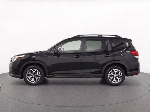 Used 2023 Subaru Forester Premium AWD/4WD image 7