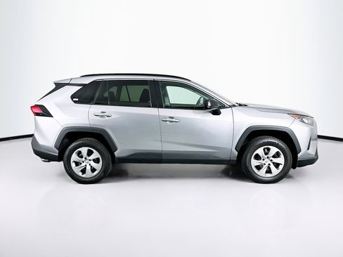 Used 2020 Toyota RAV4 LE FWD image 10