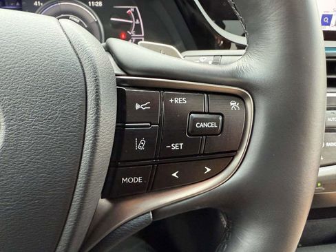 Used 2025 Lexus ES 300h w/ Premium Package image 22