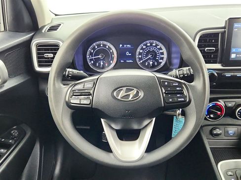 Used 2020 Hyundai Venue SE FWD image 28