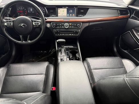 Used 2018 Kia Cadenza Premium w/ Luxury Package FWD image 10