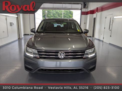 Used 2020 Volkswagen Tiguan SE w/ Panoramic Sunroof Package FWD image 6
