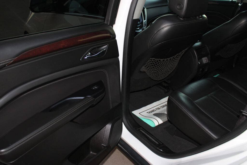 Used 2015 Cadillac SRX Luxury FWD image 13