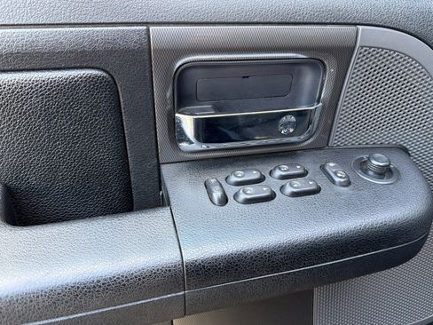 Used 2006 Ford F150 XLT image 11