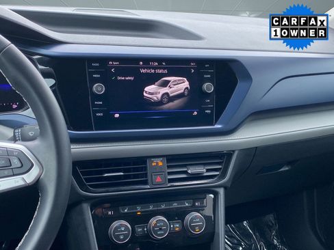 Used 2024 Volkswagen Taos SE image 29