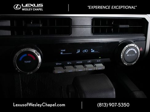 Used 2025 Toyota 4Runner SR5 AWD/4WD image 36