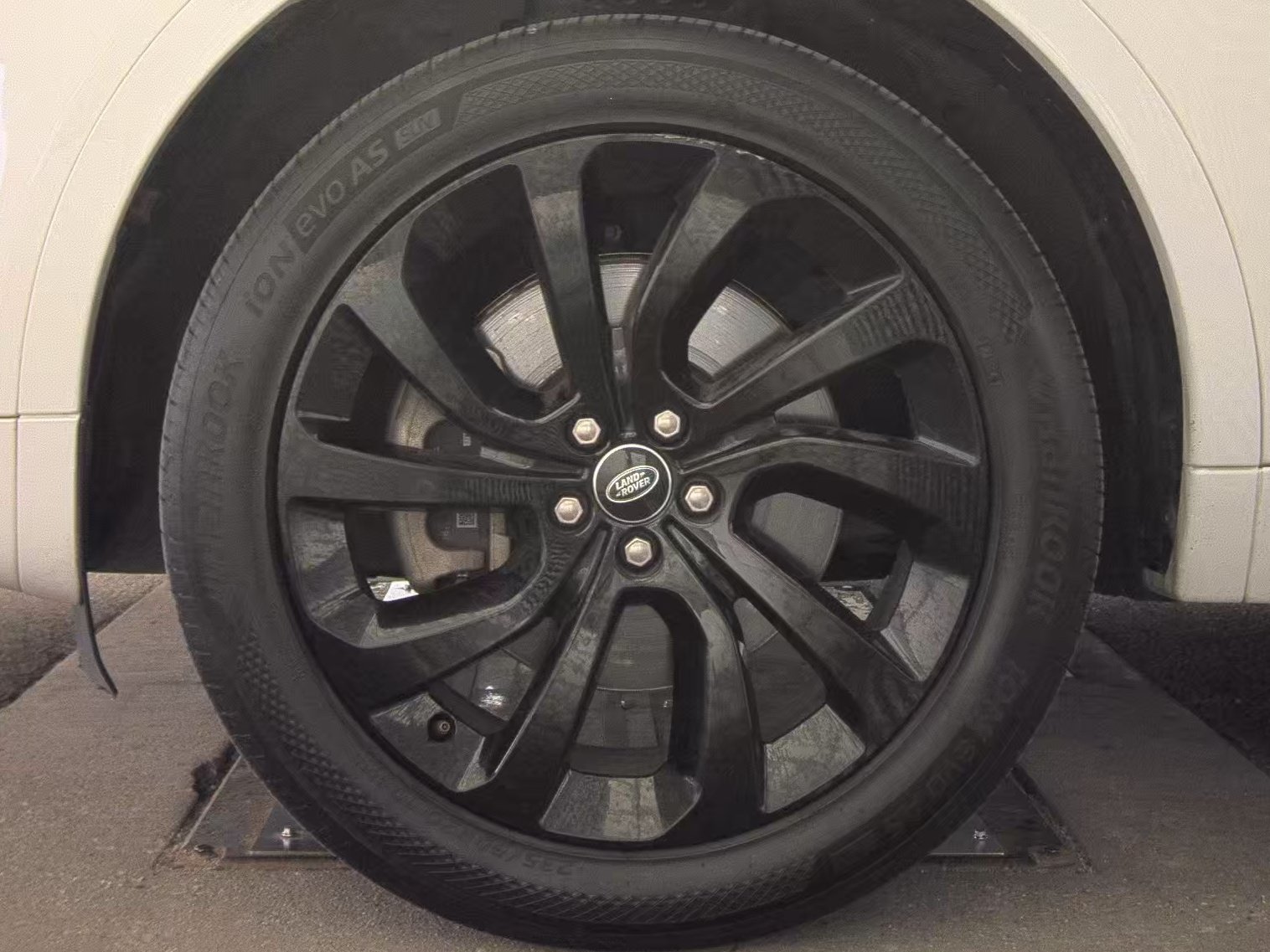 Used 2023 Land Rover Discovery Sport S R-Dynamic AWD/4WD image 10