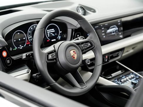 New 2026 Porsche Cayenne S AWD/4WD image 8