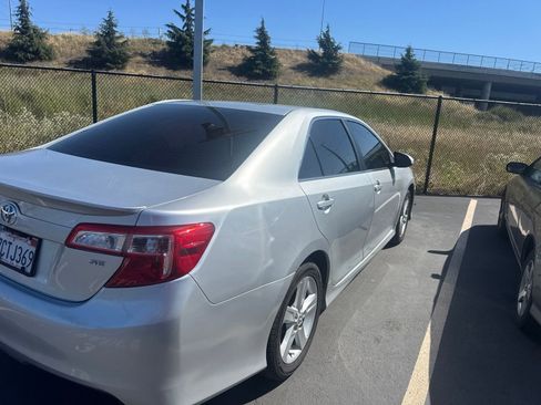 Used 2014 Toyota Camry SE FWD image 6