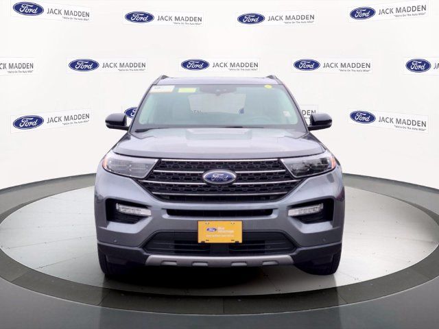 Certified 2023 Ford Explorer XLT w/ Equipment Group 202A AWD/4WD image 8