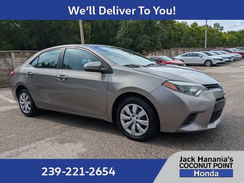 Used 2015 Toyota Corolla LE FWD image 2