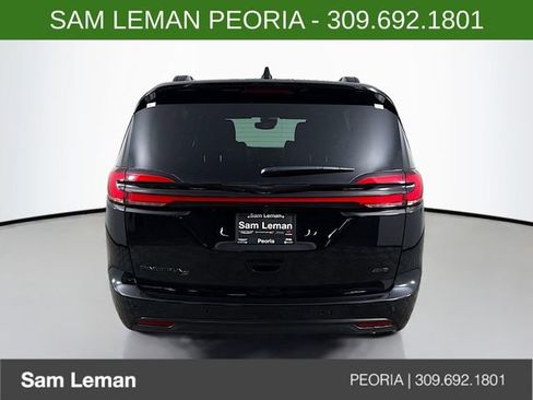New 2026 Chrysler Pacifica Select image 6