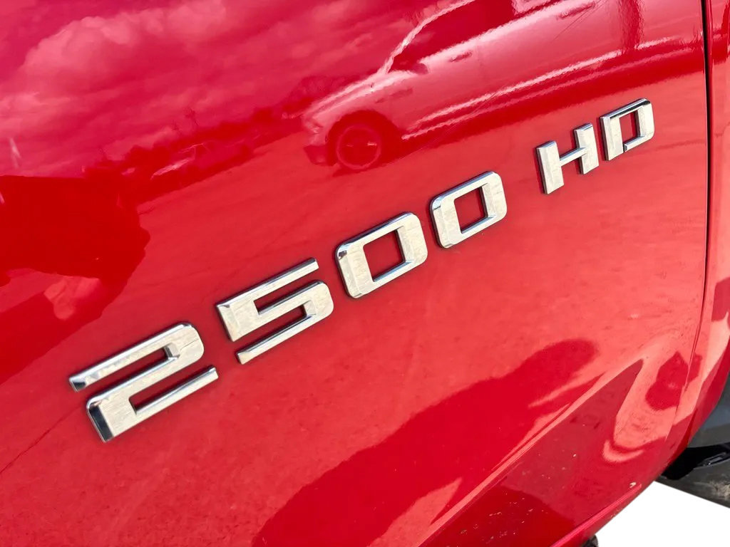 Used 2021 Chevrolet Silverado 2500 LT w/ Convenience Package AWD/4WD image 10