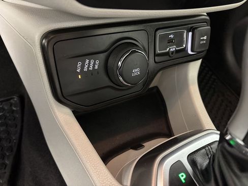 Used 2022 Jeep Renegade Latitude image 33