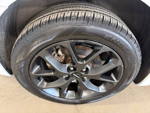 Used 2023 Chrysler Pacifica Limited w/ Uconnect Theater Family Group AWD/4WD image 14