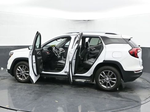 Used 2023 GMC Terrain SLT image 54