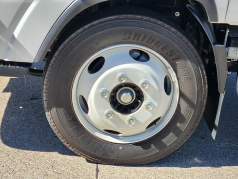 New 2024 Chevrolet Low Cab Forward image 15