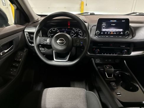 Used 2023 Nissan Rogue SV FWD image 11