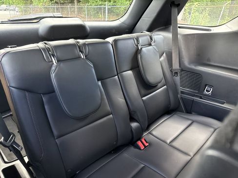 Used 2025 Ford Explorer ST image 17