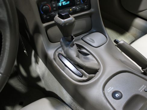Used 2004 Chevrolet Corvette Coupe w/ Preferred Equipment Group RWD image 12